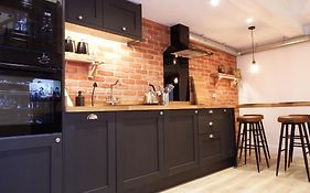Newly Renovated Stunning Warehouse Apartment