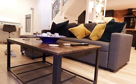 Newly Renovated Stunning Warehouse Apartment