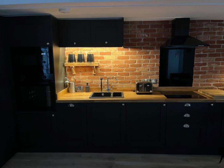 Newly Renovated Stunning Warehouse Apartment Bournemouth Exterior photo