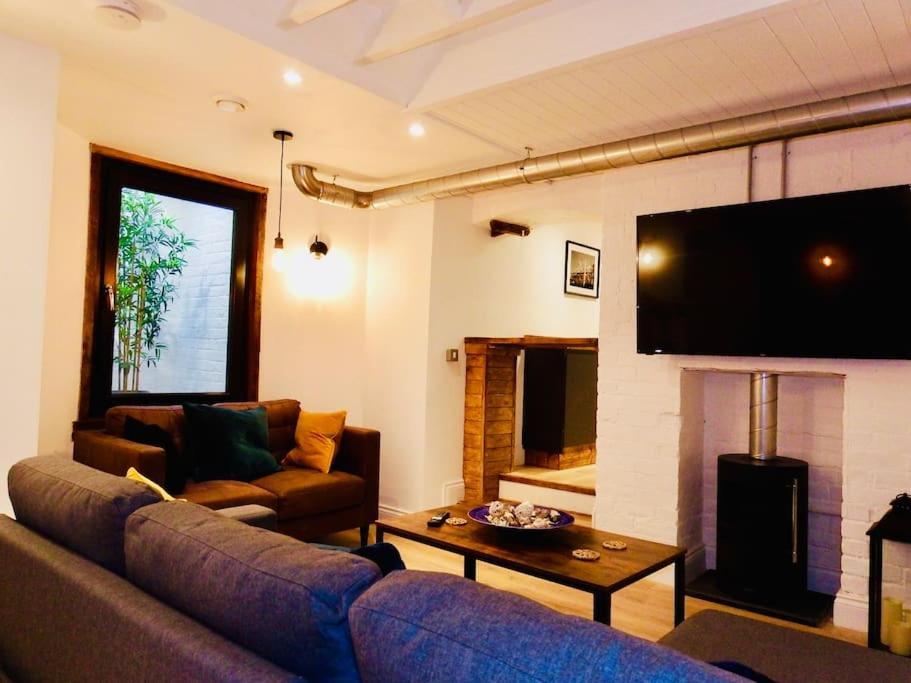 Newly Renovated Stunning Warehouse Apartment Bournemouth Exterior photo