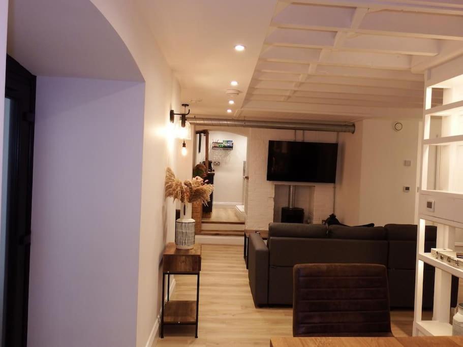 Newly Renovated Stunning Warehouse Apartment Bournemouth Exterior photo